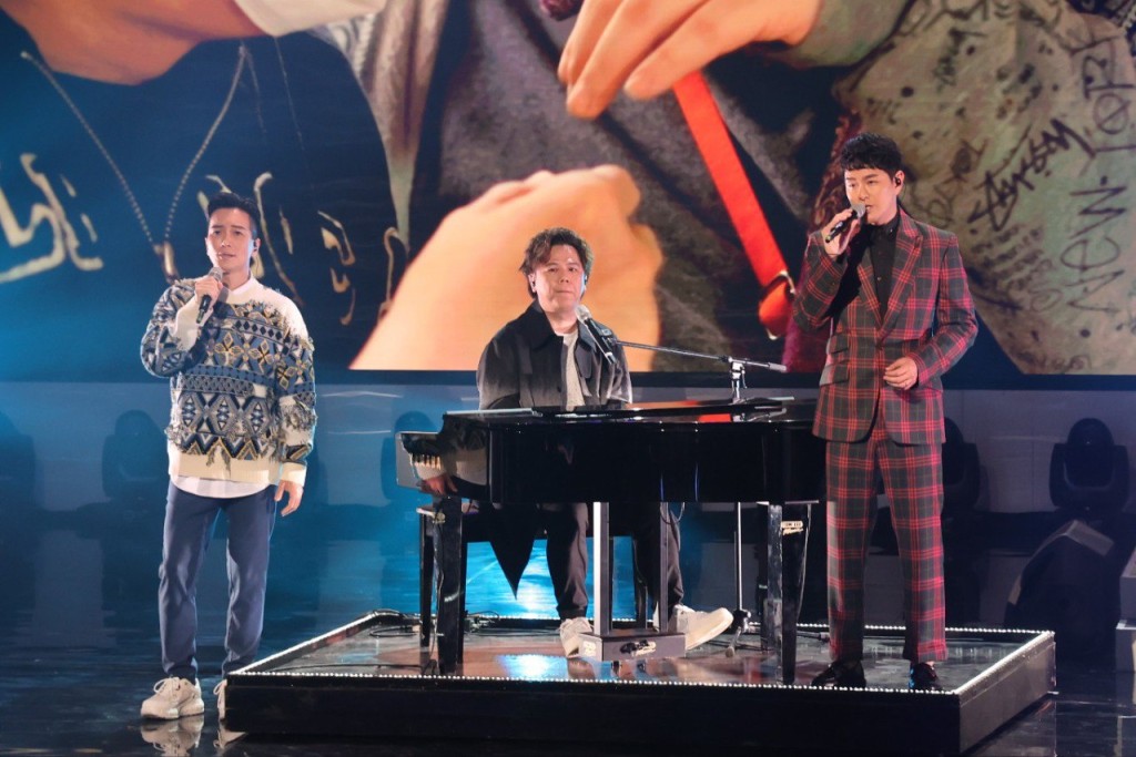 剛開完騷的伍仲衡、蕭正楠、區永權亦有份獻唱。